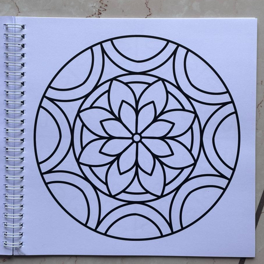 Mandala-la Moments : Bold and Easy coloring book